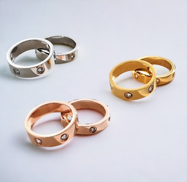 LUSSO™ Love Ring